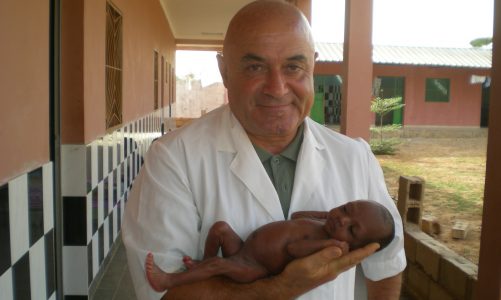 Il medico Ferro al rientro dalla Guinea: «Si fa tanto ma c’è sempre tanto da fare»